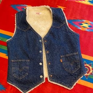 levi's drawstring utility vest